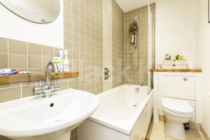 Spacious modern 1 bedroom property in a beautiful conversion in Hackney Goulton Road, Hackney Central